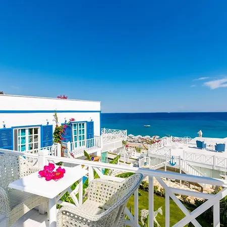 Mavi Beyaz Hotel Palamutbuku