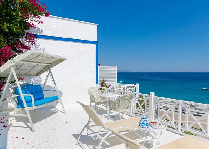 Mavi Beyaz Hotel Palamutbuku