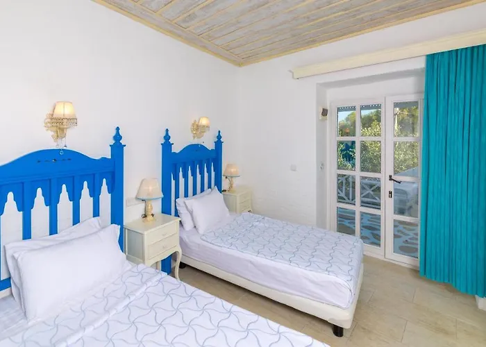 Mavi Beyaz 3* パラムップク